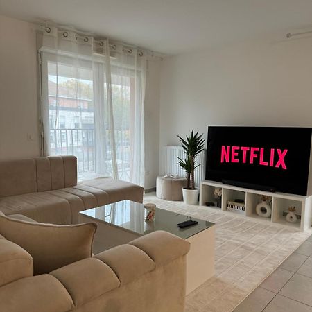 Superbe Appartement - Near Paris Корбей-Есон Екстериор снимка